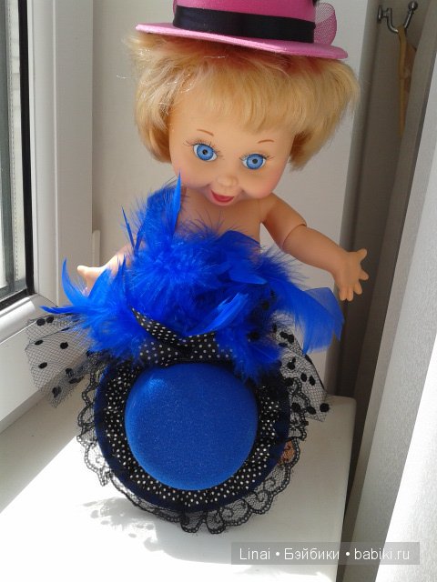 "Какую шляпку мне надеть?"