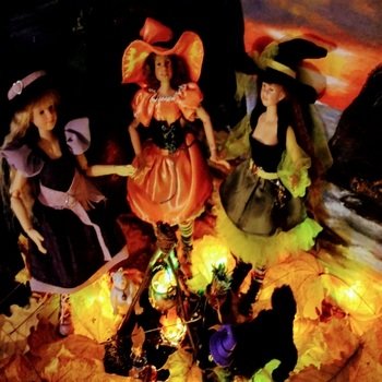 Маленькая история ведьмочек на Хеллоуин