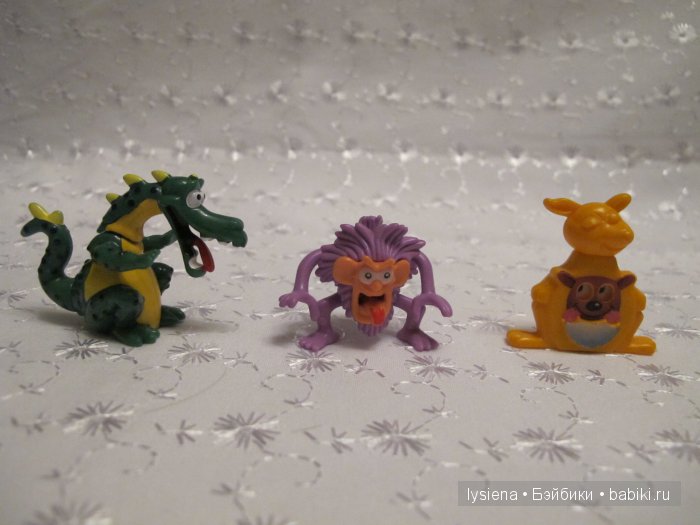 Старые игрушки из обувной коробки