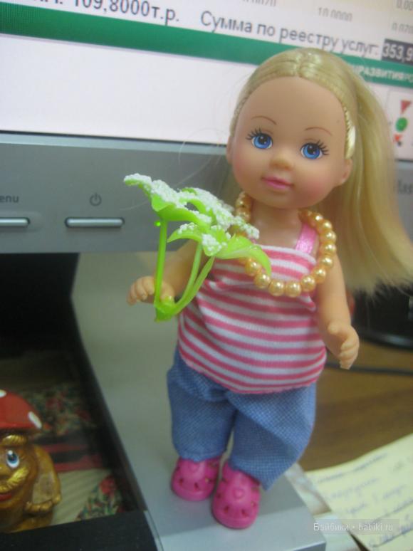 Кукла Настя, жительница моего кабинета