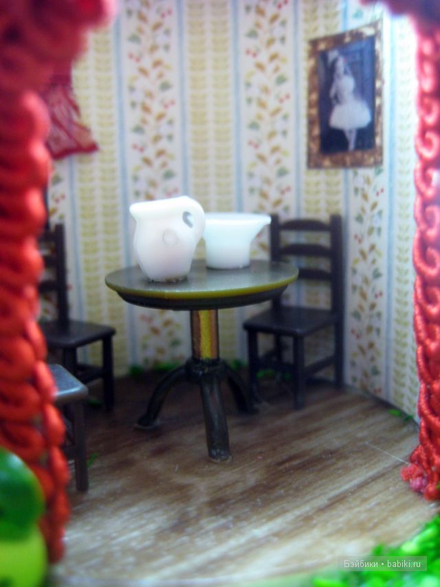 Два румбокса. Домики для кукол. "У камина" и "Домик в лейке"