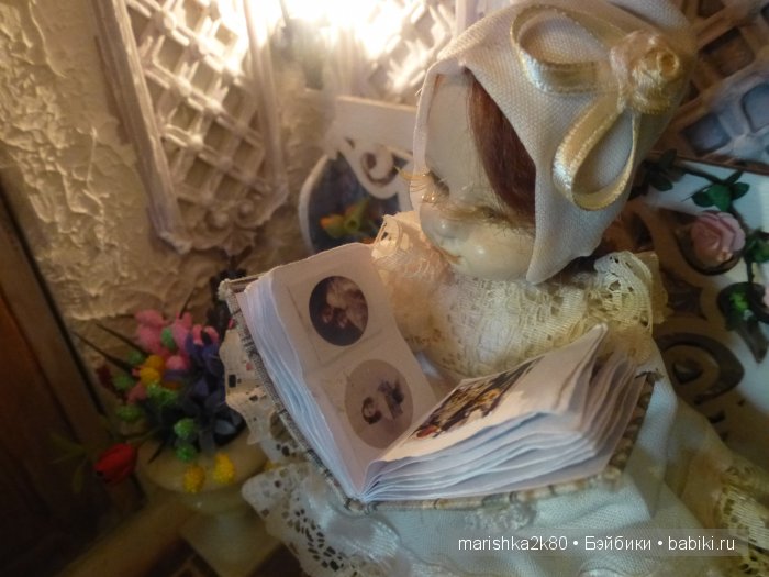 Две авторские подвижные куклы в домике