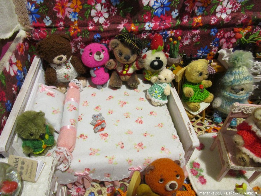 Чемоданчик с мини мишками (фото 8)