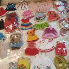 Горы одежды для пукифи