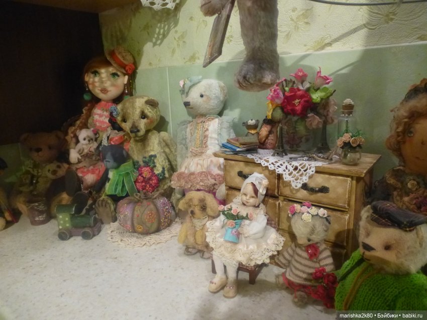 История моей полки. Как живут мои куклы в интерьере
