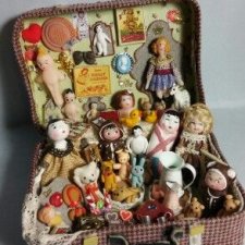 Чемоданчики, коробочки с игрушками