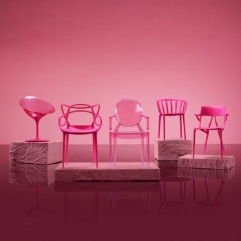 Набор из 5 стульев для Барби в коллаборации Барби X Kartell