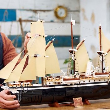 LEGO 10335 The Endurance