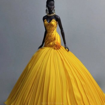 Красавица в желтом