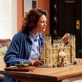 Анонс набора LEGO Аббатство Даунтон