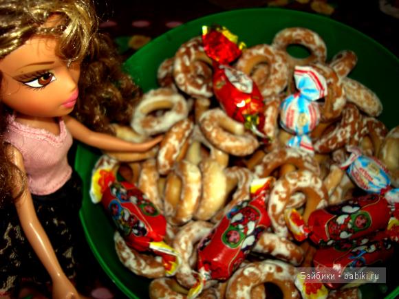 Жасмин неравнодушна к сладкому,прямо как я!:)