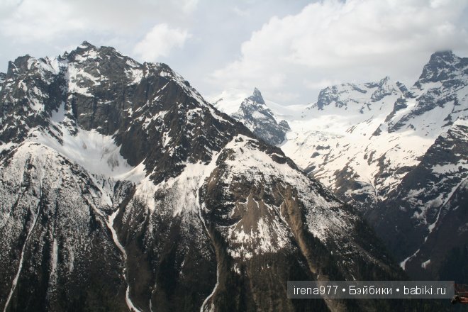 Домбай – страна синего неба, щедрого солнца и снежных вершин, страна, воспетая поэтами