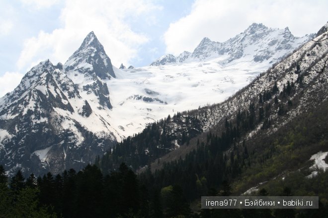 Домбай – страна синего неба, щедрого солнца и снежных вершин, страна, воспетая поэтами