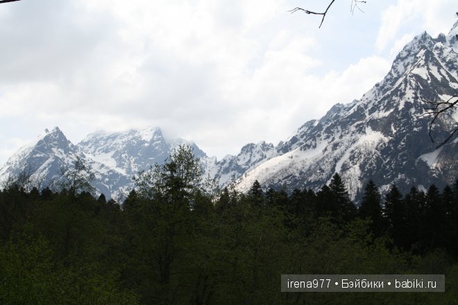 Домбай – страна синего неба, щедрого солнца и снежных вершин, страна, воспетая поэтами