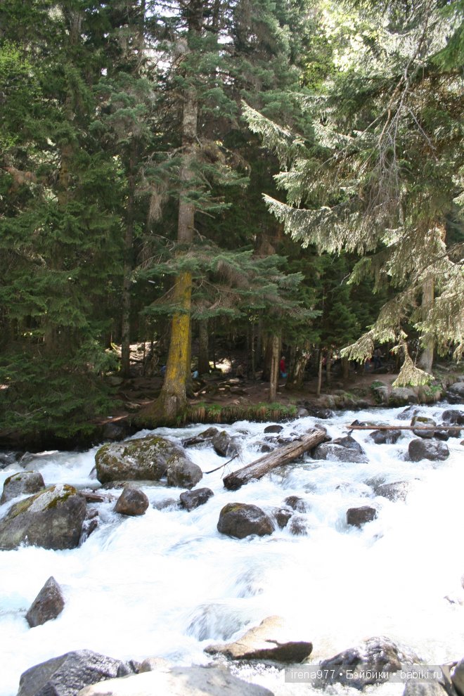 Домбай – страна синего неба, щедрого солнца и снежных вершин, страна, воспетая поэтами