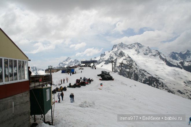 Домбай – страна синего неба, щедрого солнца и снежных вершин, страна, воспетая поэтами