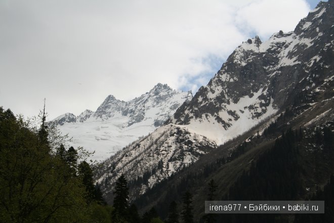 Домбай – страна синего неба, щедрого солнца и снежных вершин, страна, воспетая поэтами