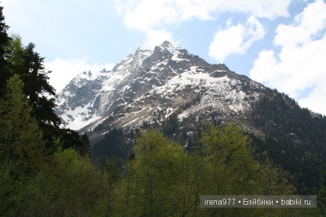 Домбай – страна синего неба, щедрого солнца и снежных вершин, страна, воспетая поэтами