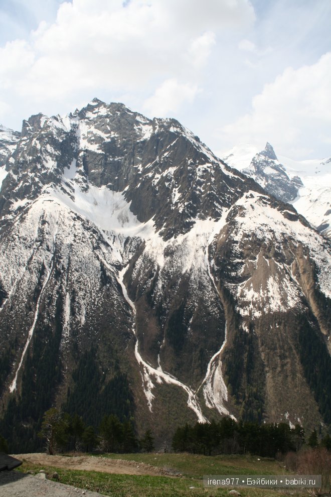 Домбай – страна синего неба, щедрого солнца и снежных вершин, страна, воспетая поэтами