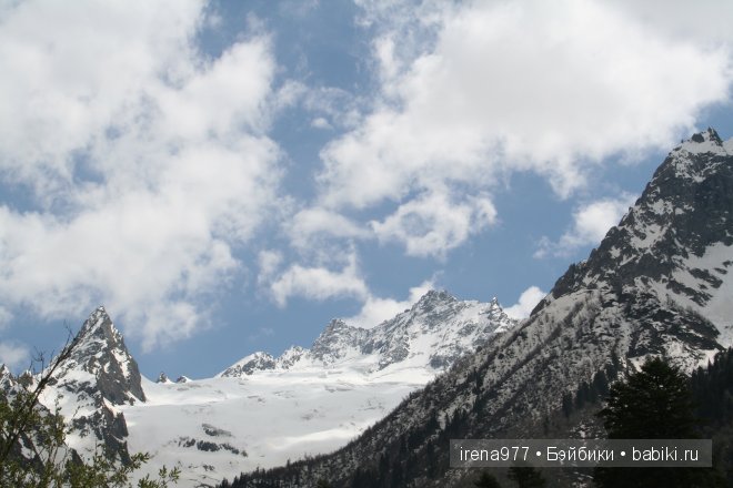 Домбай – страна синего неба, щедрого солнца и снежных вершин, страна, воспетая поэтами