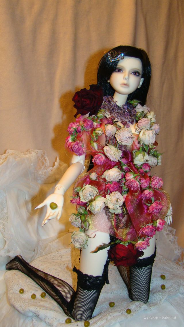 Платье из лепестков роз — Одежда и обувь для кукол BJD (БЖД): 1/3