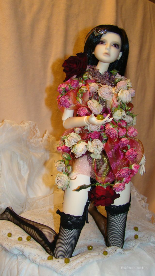 Платье из лепестков роз — Одежда и обувь для кукол BJD (БЖД): 1/3