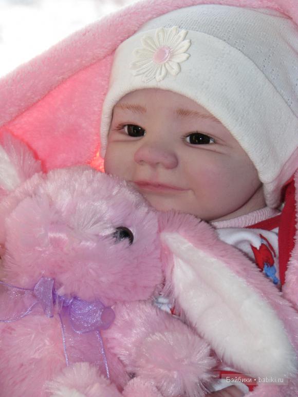 Танюшка с погремушкой. Кукла реборн Ashton Drake