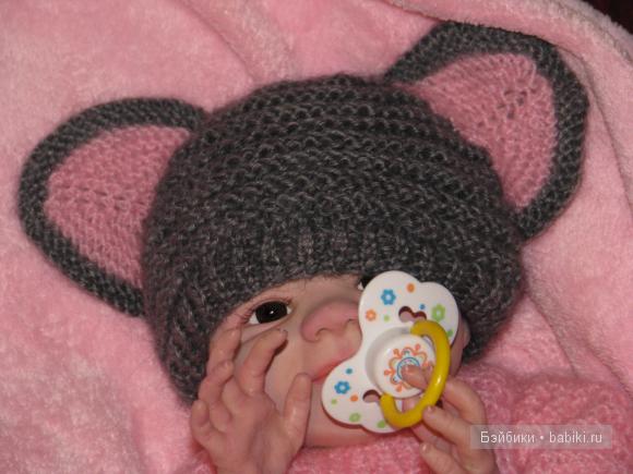 Танюшка с погремушкой. Кукла реборн Ashton Drake