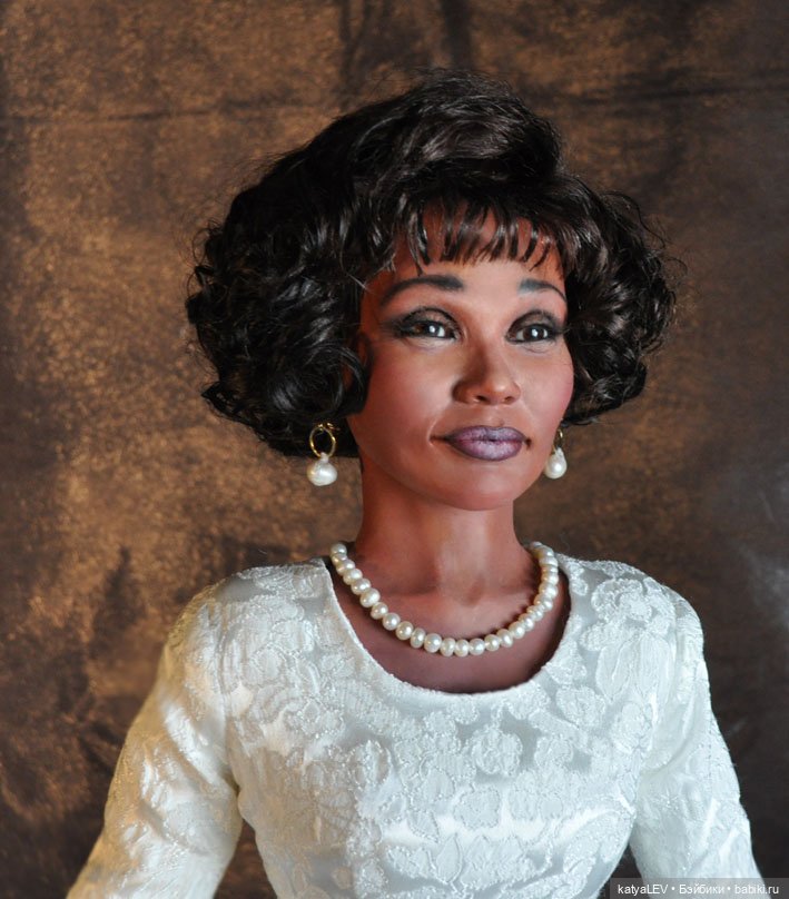 кукла "Уитни Хьюстон"