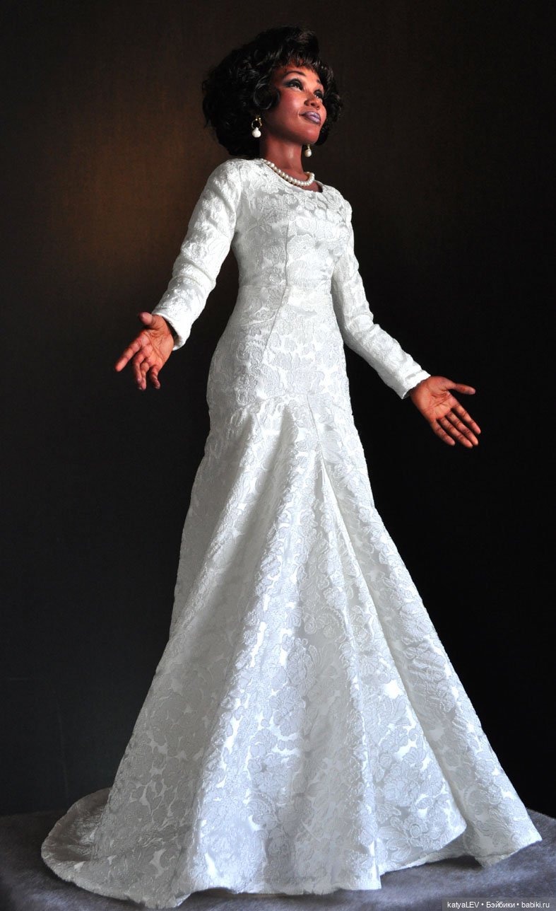 кукла "Уитни Хьюстон"