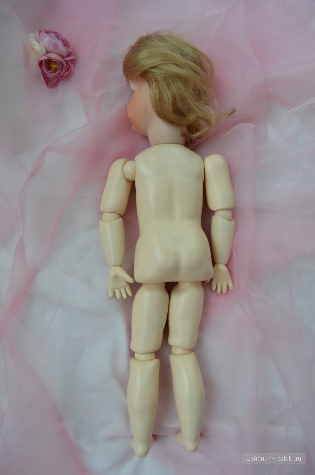 Нежная девочка "Репро". Немецкая фарфоровая кукла