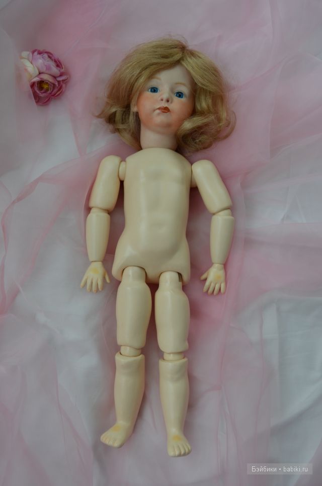 Нежная девочка "Репро". Немецкая фарфоровая кукла