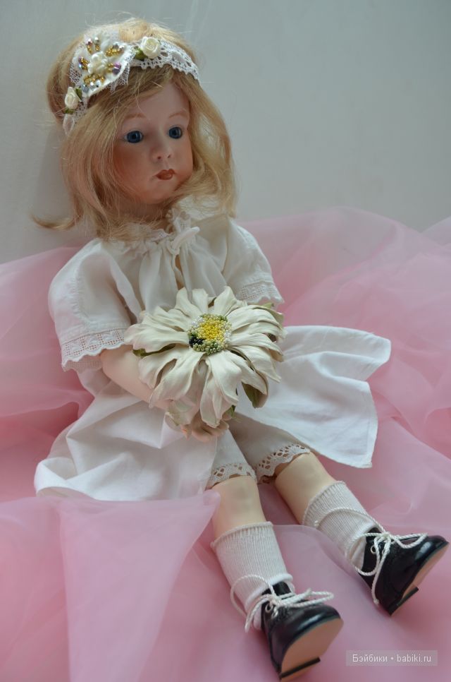 Нежная девочка "Репро". Немецкая фарфоровая кукла (фото 2)