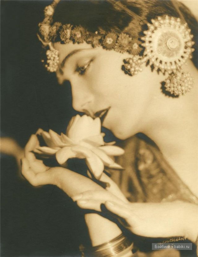 Ретро. Прекрасная танцовщица от Pamela Erff и маленькая сестричка