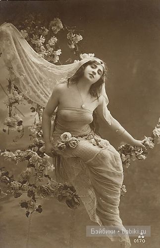 Ретро. Прекрасная танцовщица от Pamela Erff и маленькая сестричка