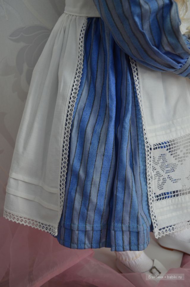 Амели Томас Бейкер