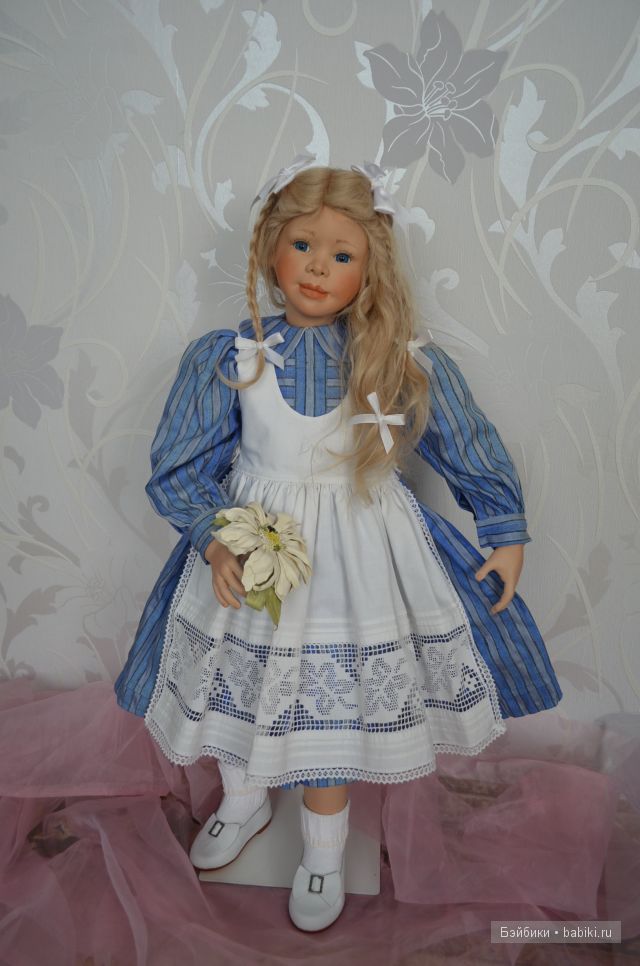 Амели Томас Бейкер