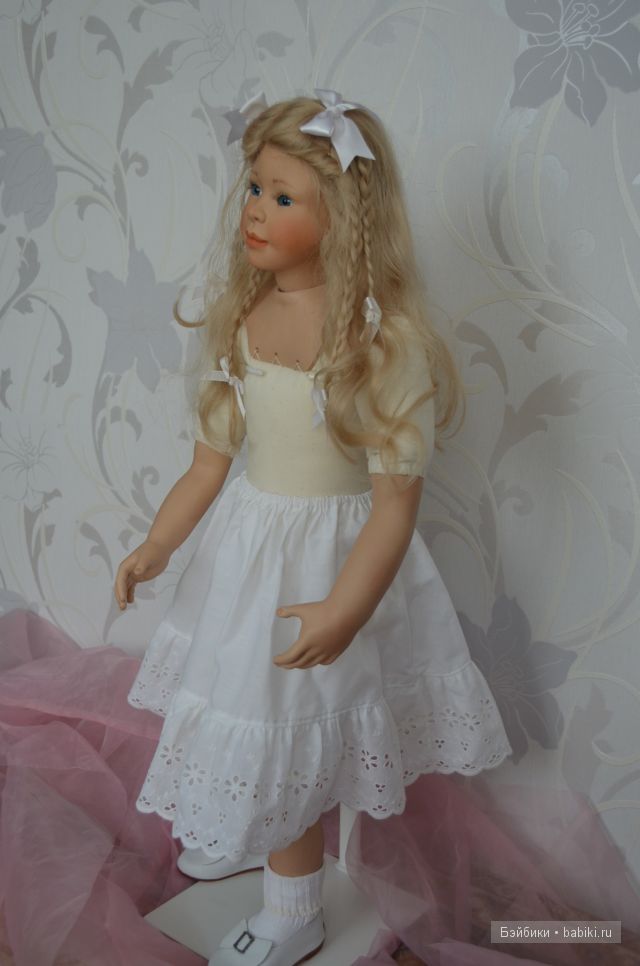 Амели Томас Бейкер