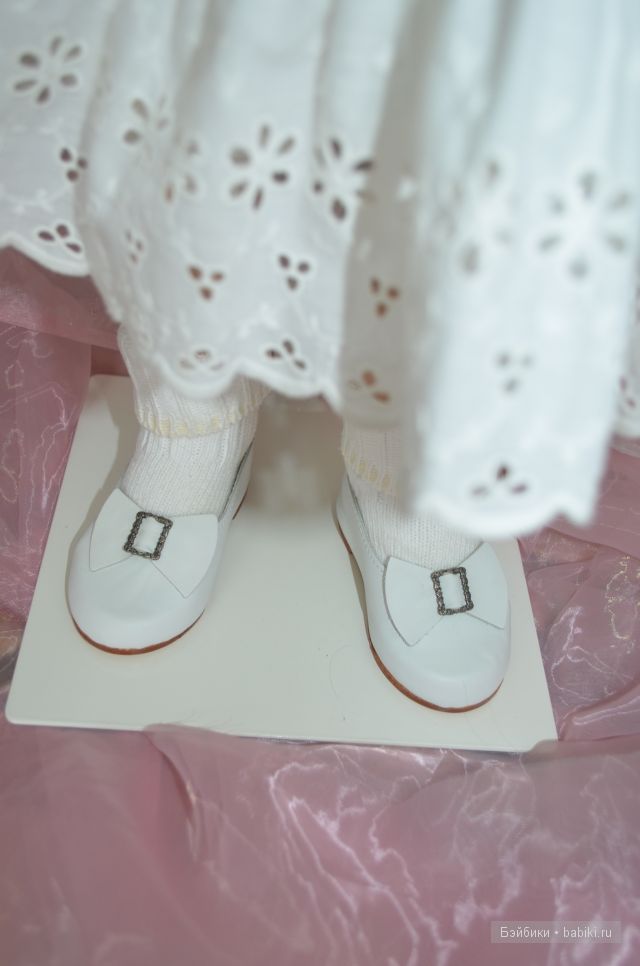 Амели Томас Бейкер