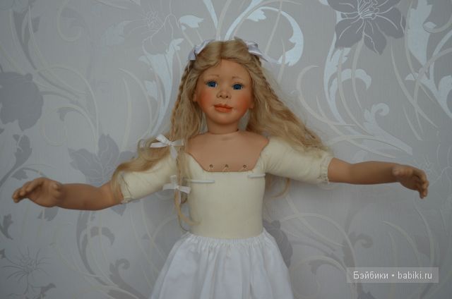 Амели Томас Бейкер