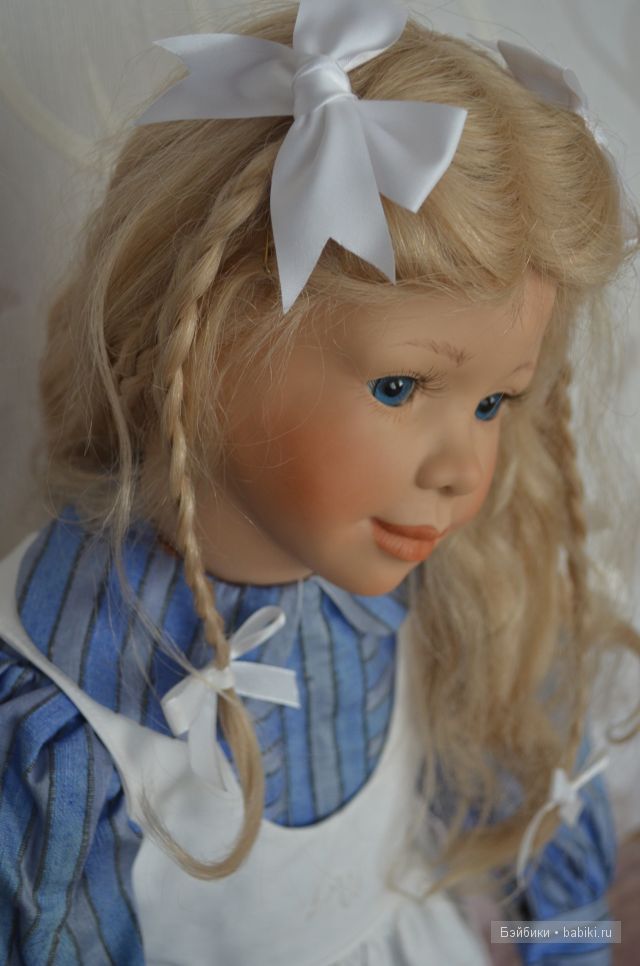 Амели Томас Бейкер