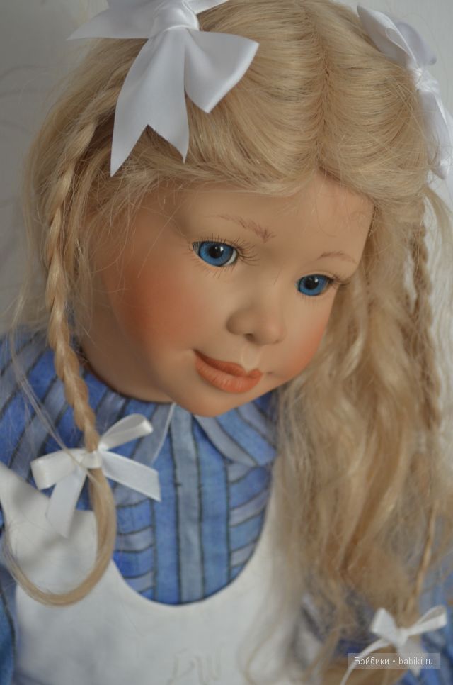 Амели Томас Бейкер