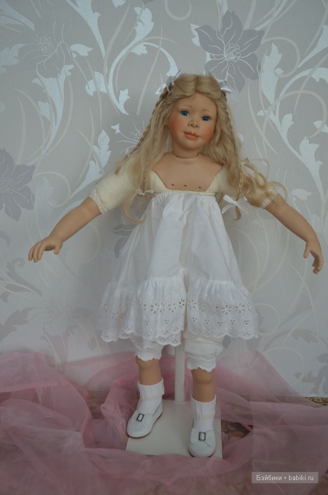 Амели Томас Бейкер