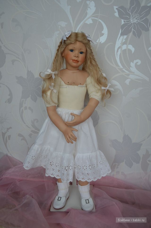 Амели Томас Бейкер