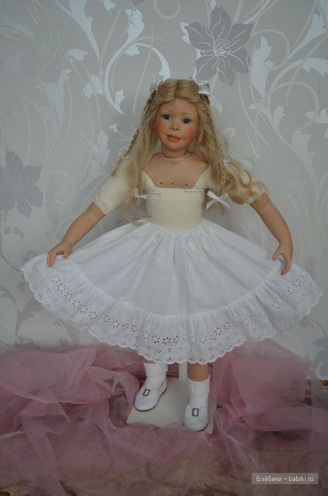 Амели Томас Бейкер