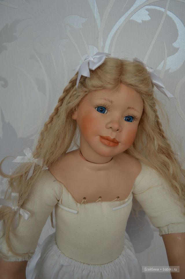 Амели Томас Бейкер