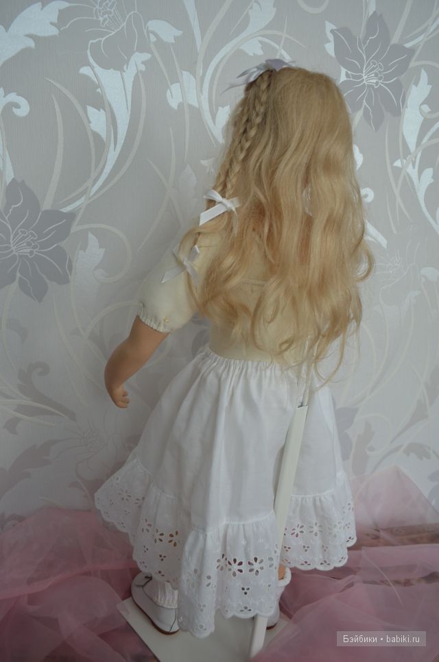 Амели Томас Бейкер