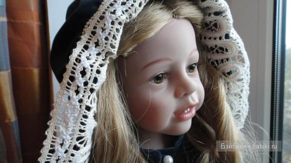 кукла Бетти в синем