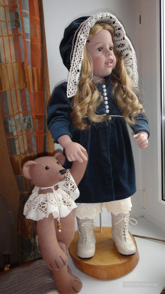 кукла Бетти в синем