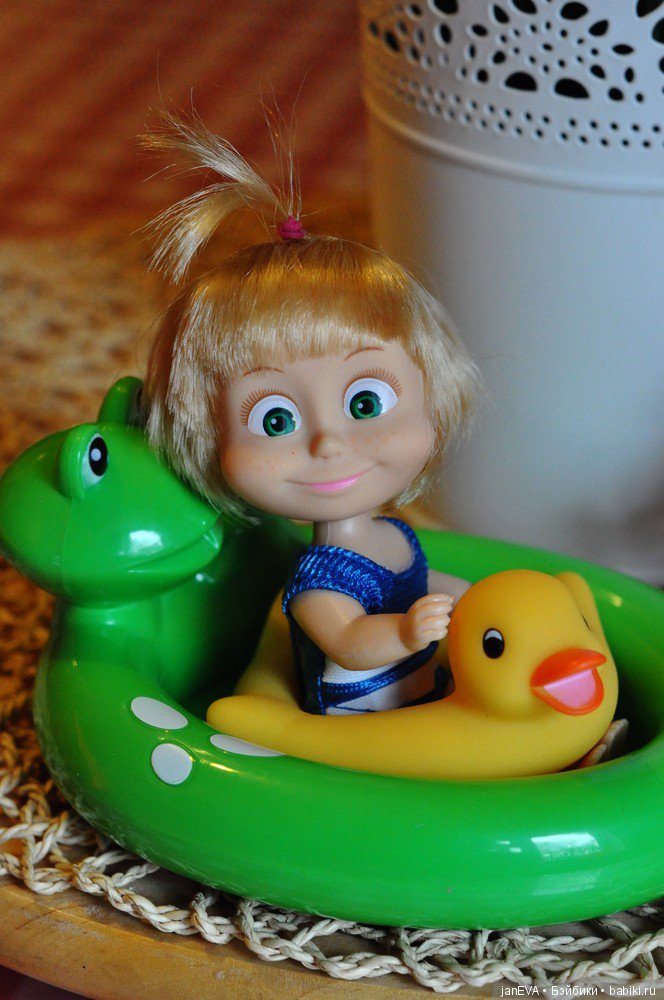 Давай, давай лечиться — Куклы Маша и Медведь (Simba): Маша в кармашке (фото 8)